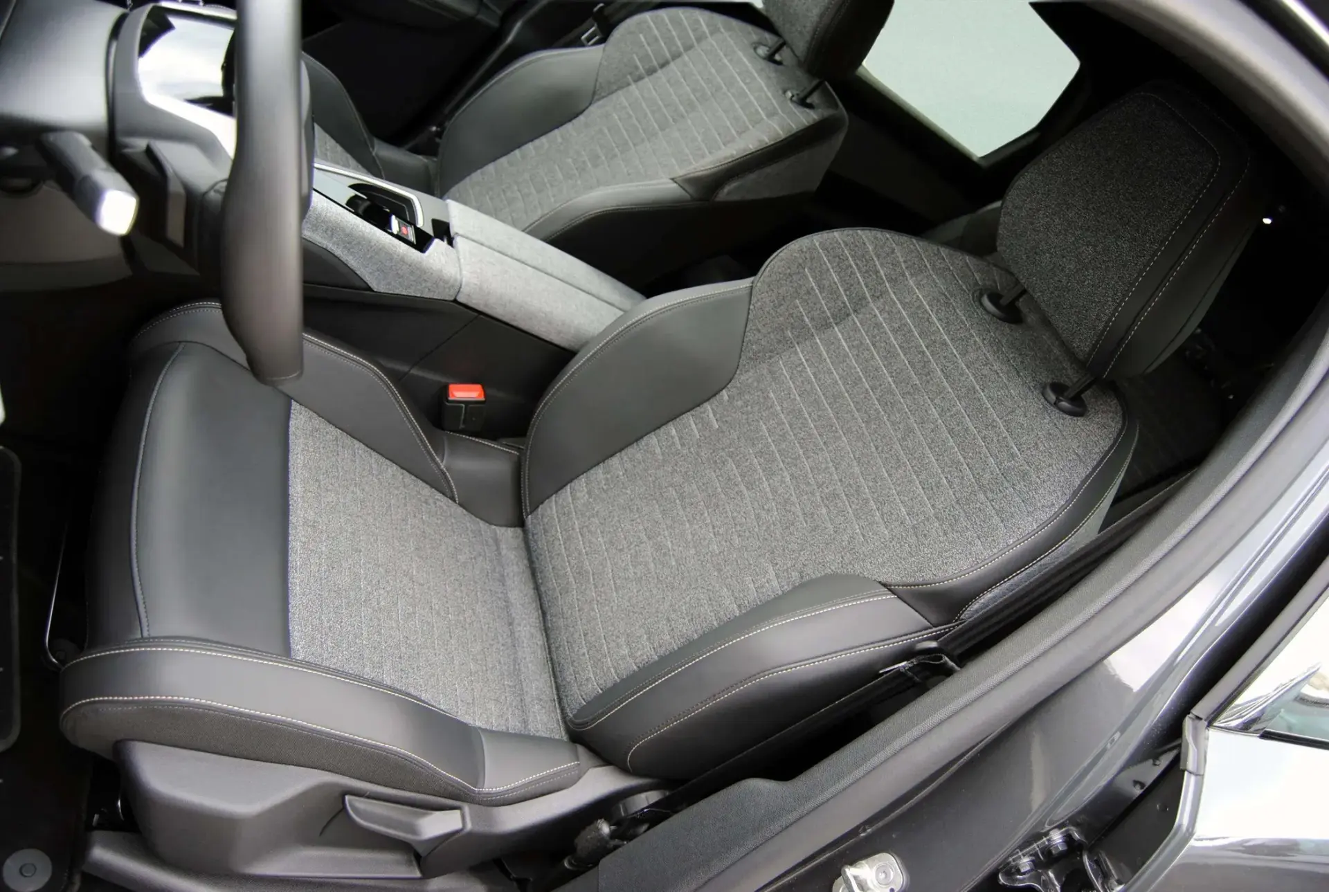 Peugeot 5008 1.2 Hybrid Allure e-DCS6 22