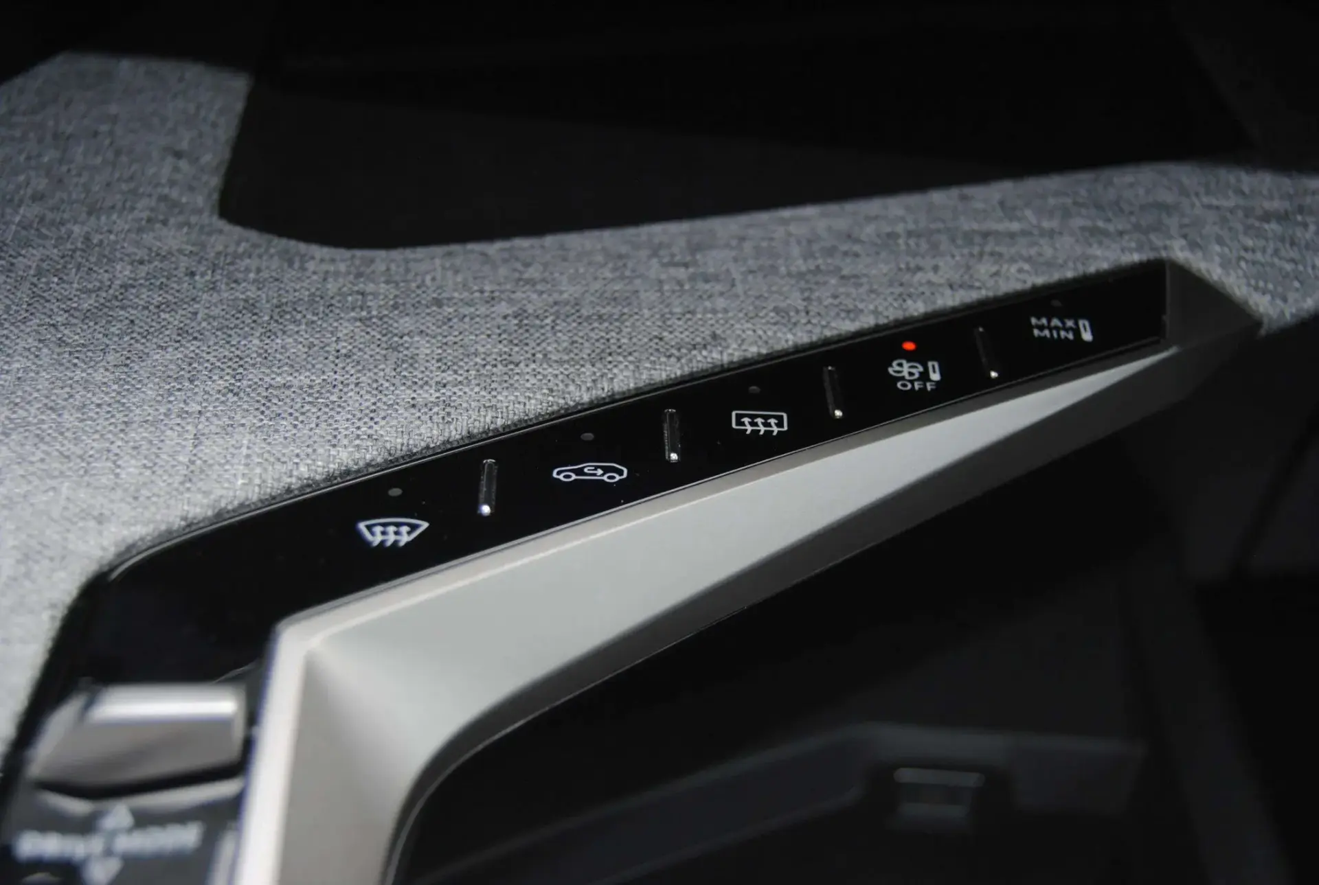 Peugeot 5008 1.2 Hybrid Allure e-DCS6 26