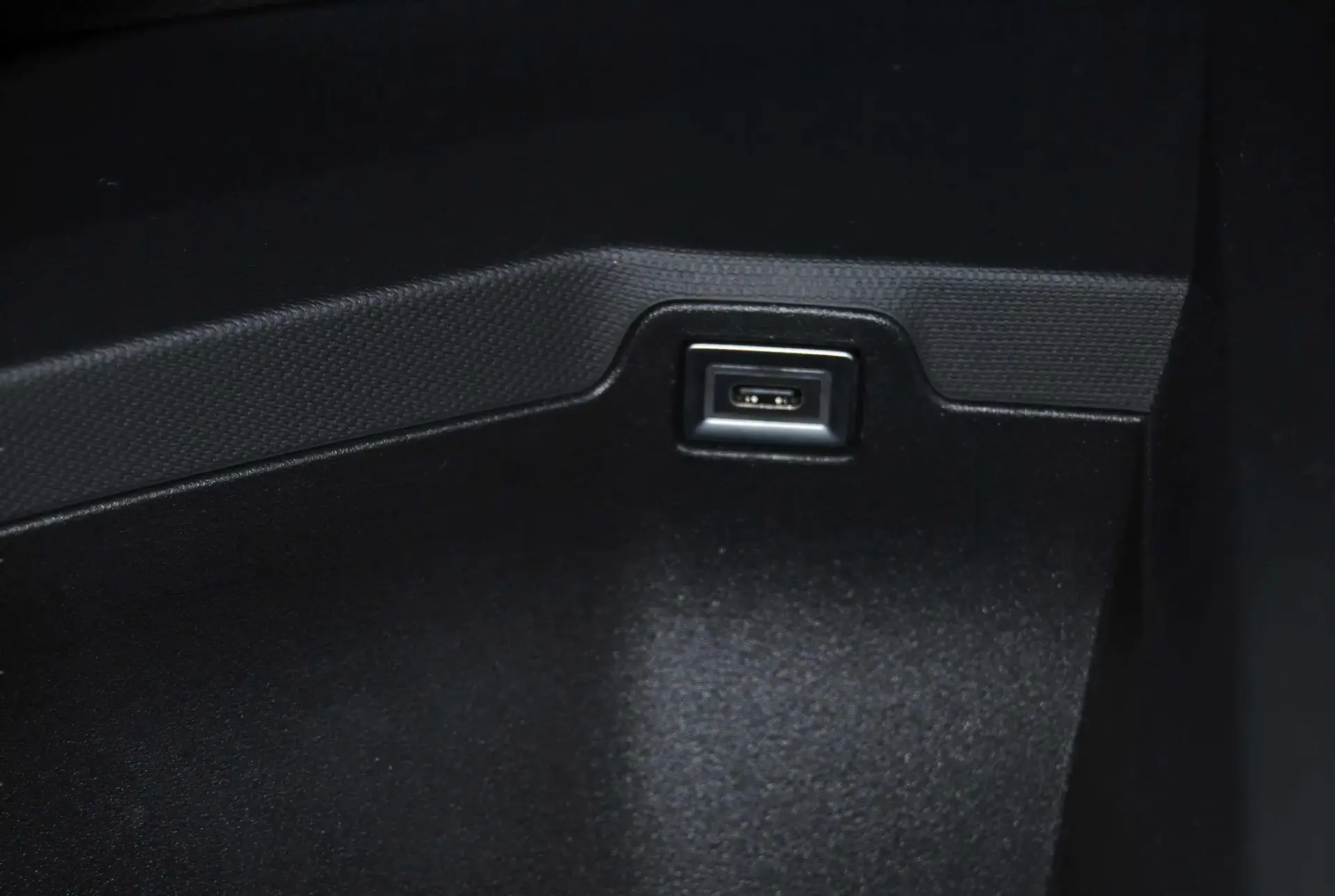 Peugeot 5008 1.2 Hybrid Allure e-DCS6 27