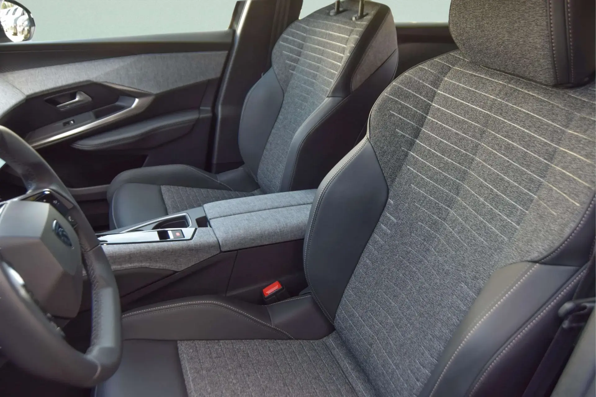 Peugeot 5008 1.2 Hybrid Allure Pack e-DCS6 15