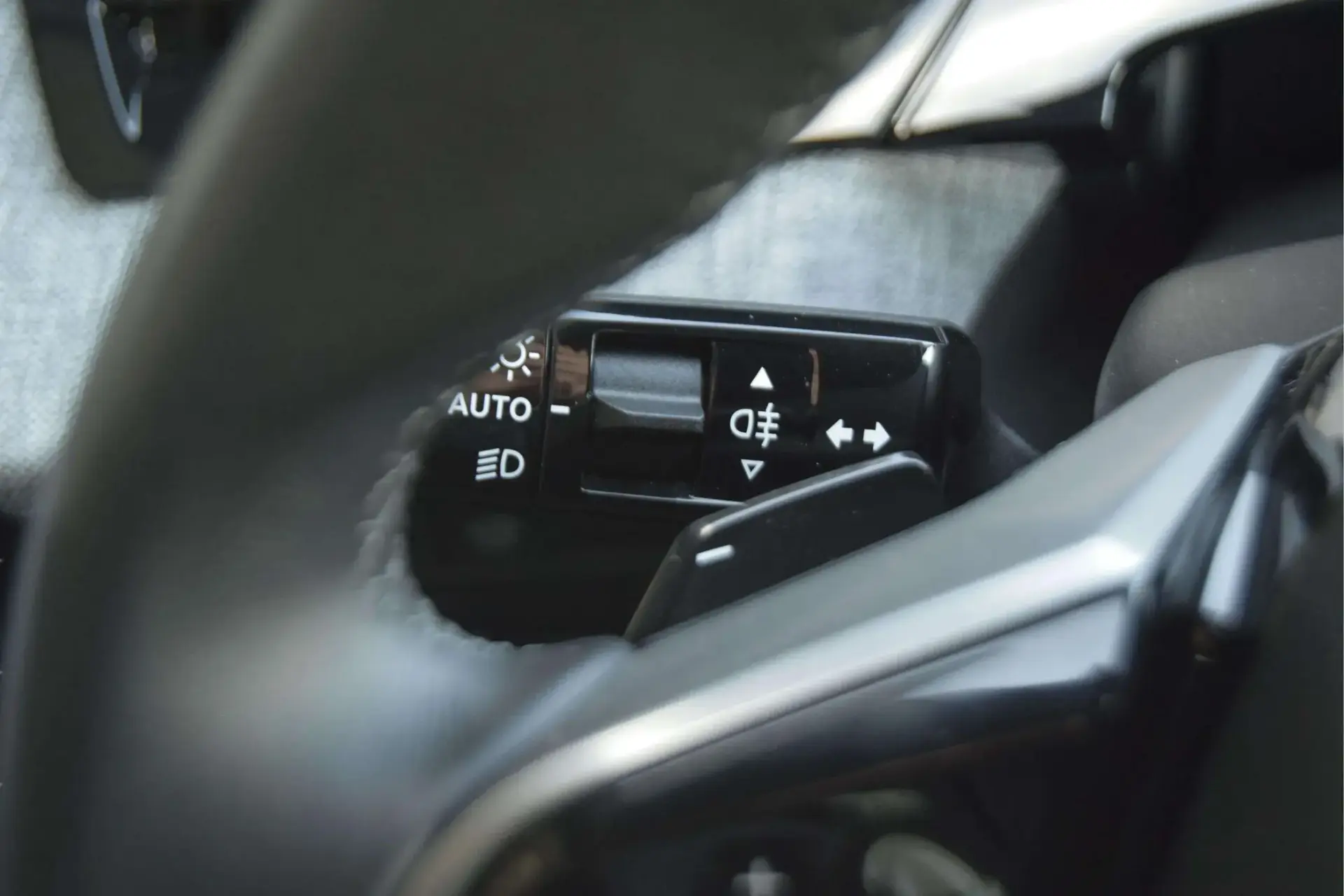 Peugeot 5008 1.2 Hybrid Allure Pack e-DCS6 52