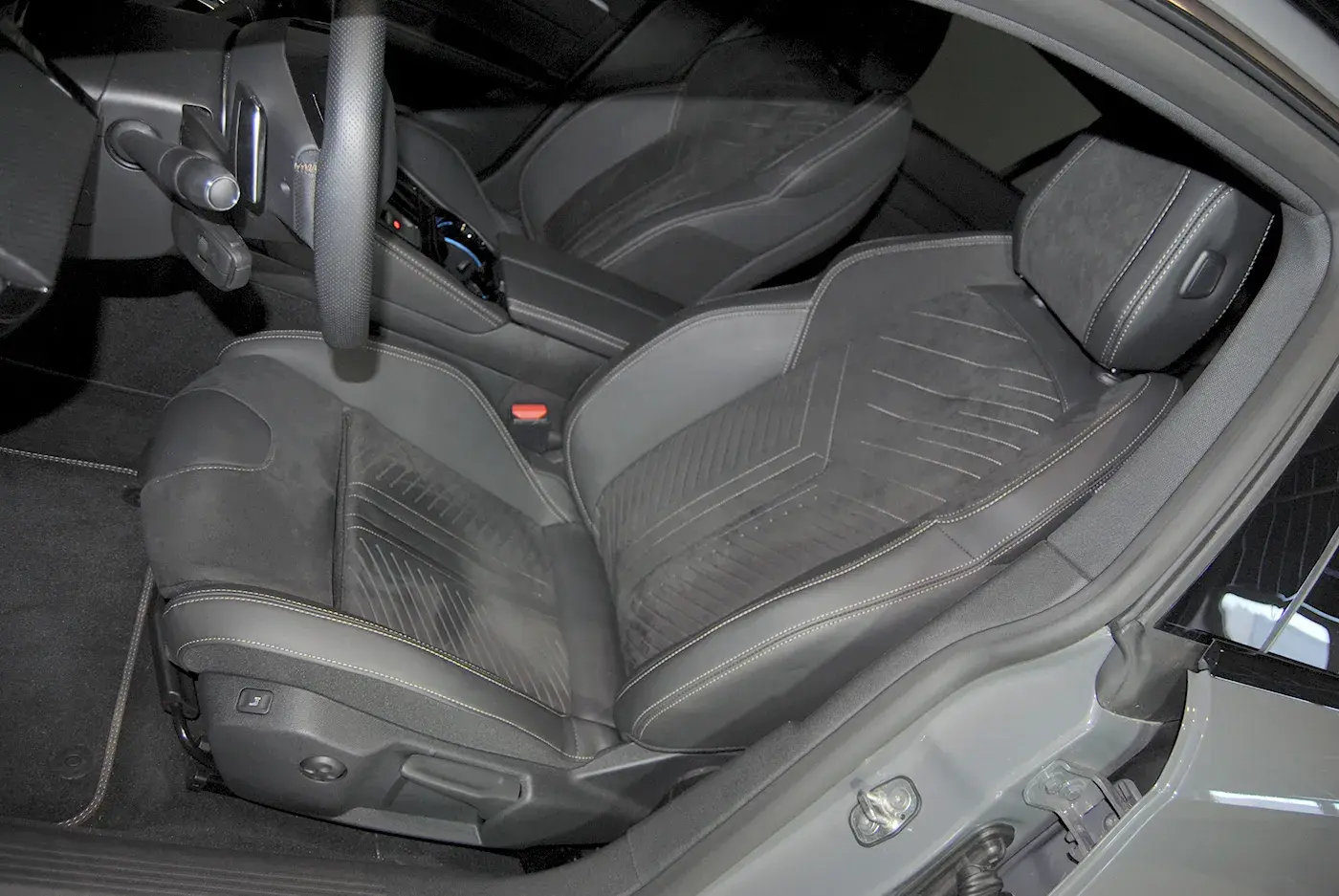 Peugeot 508 SW 1.6 Hybrid GT e-EAT8 21