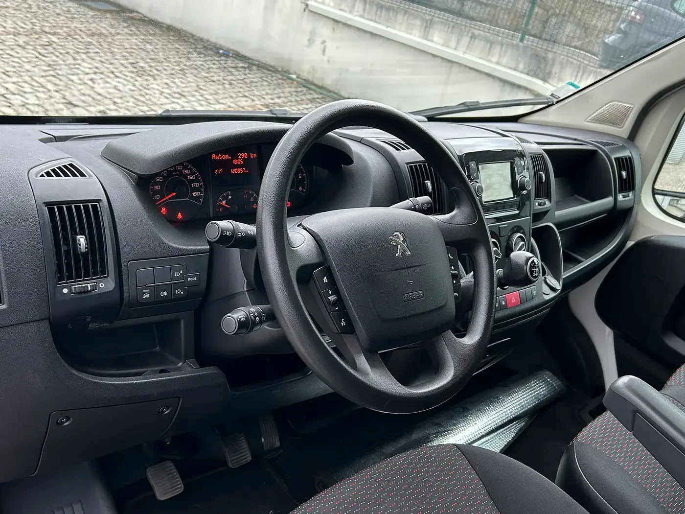 Peugeot Boxer 2.2 BlueHDi 333 L2 CD 8