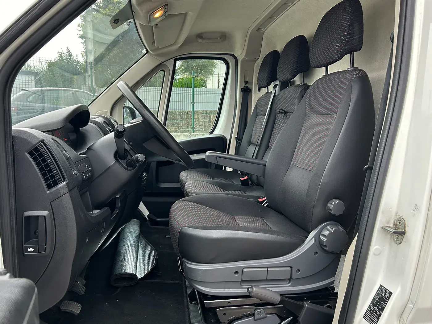 Peugeot Boxer 2.2 BlueHDi 333 L2 CD 12