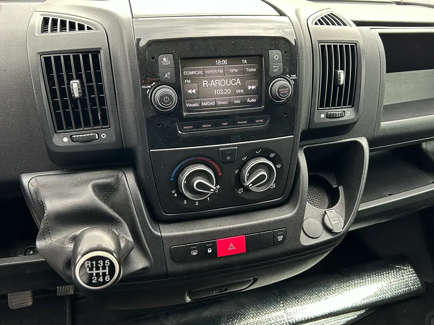 Peugeot Boxer 2.2 BlueHDi 333 L2 CD 15