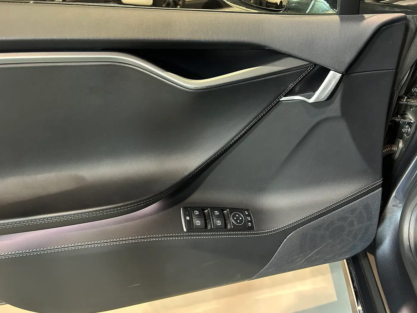 Tesla Model S 75D 16