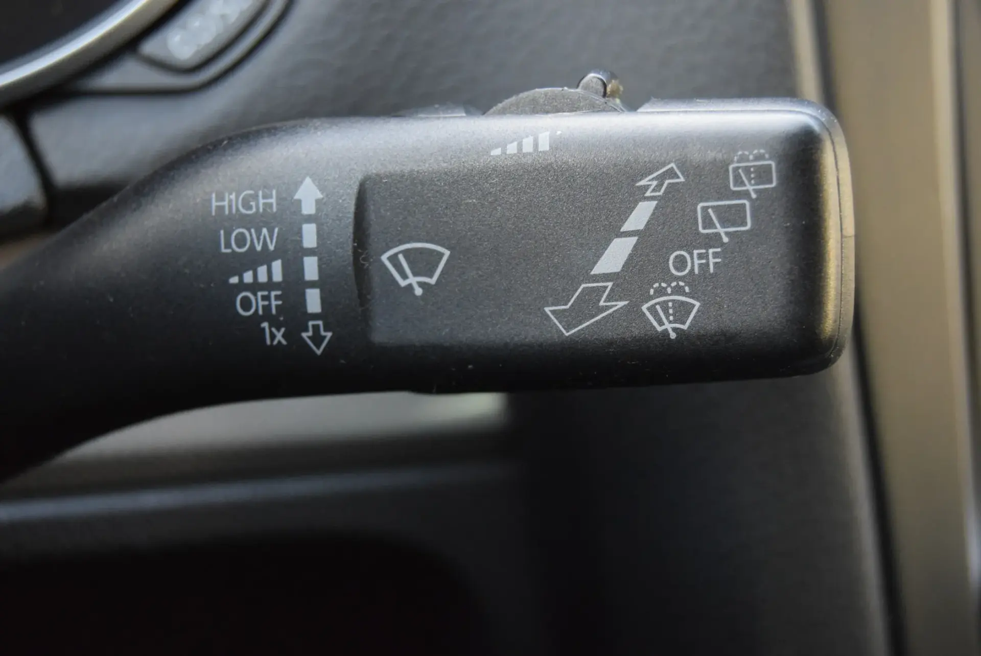 Volkswagen Golf Variant 2.0 TDi Highline DSG 17