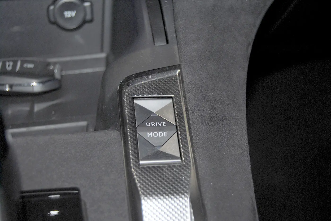 DS DS7 E-Tense Performance Line 39