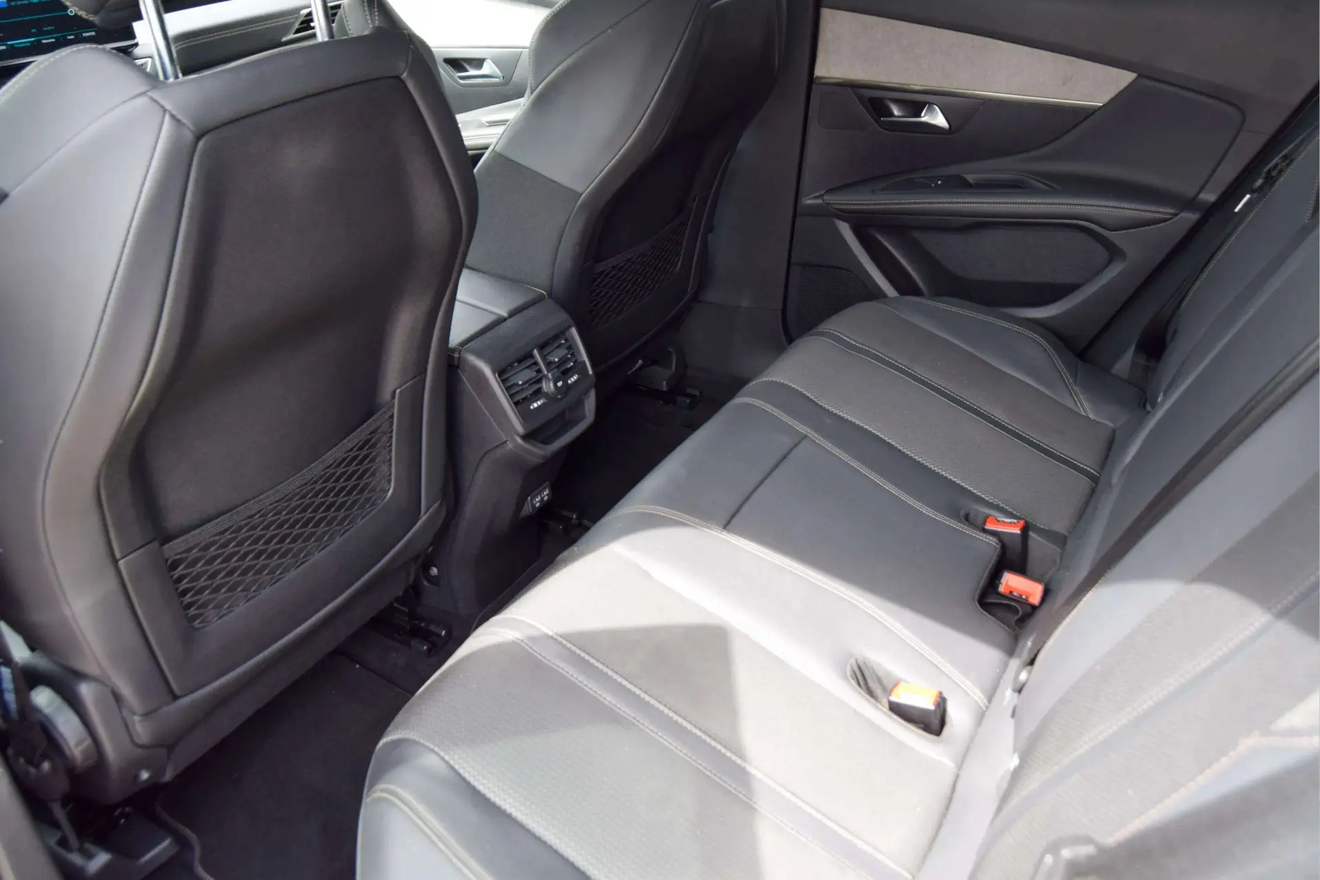 Peugeot 3008 1.6 Hybrid GT e-EAT8 26