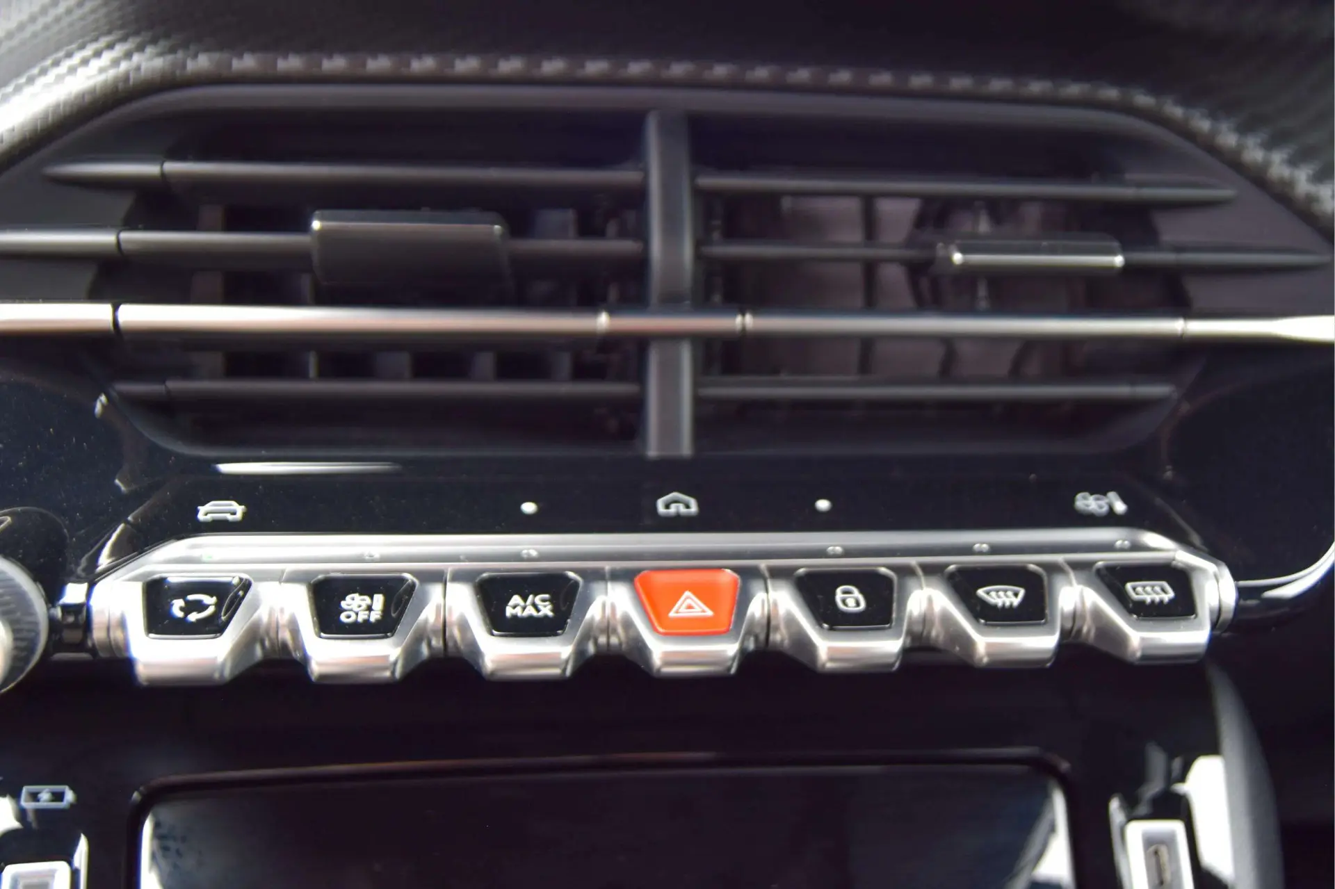 Peugeot 2008 1.2 Hybrid Allure e-DCS6 13