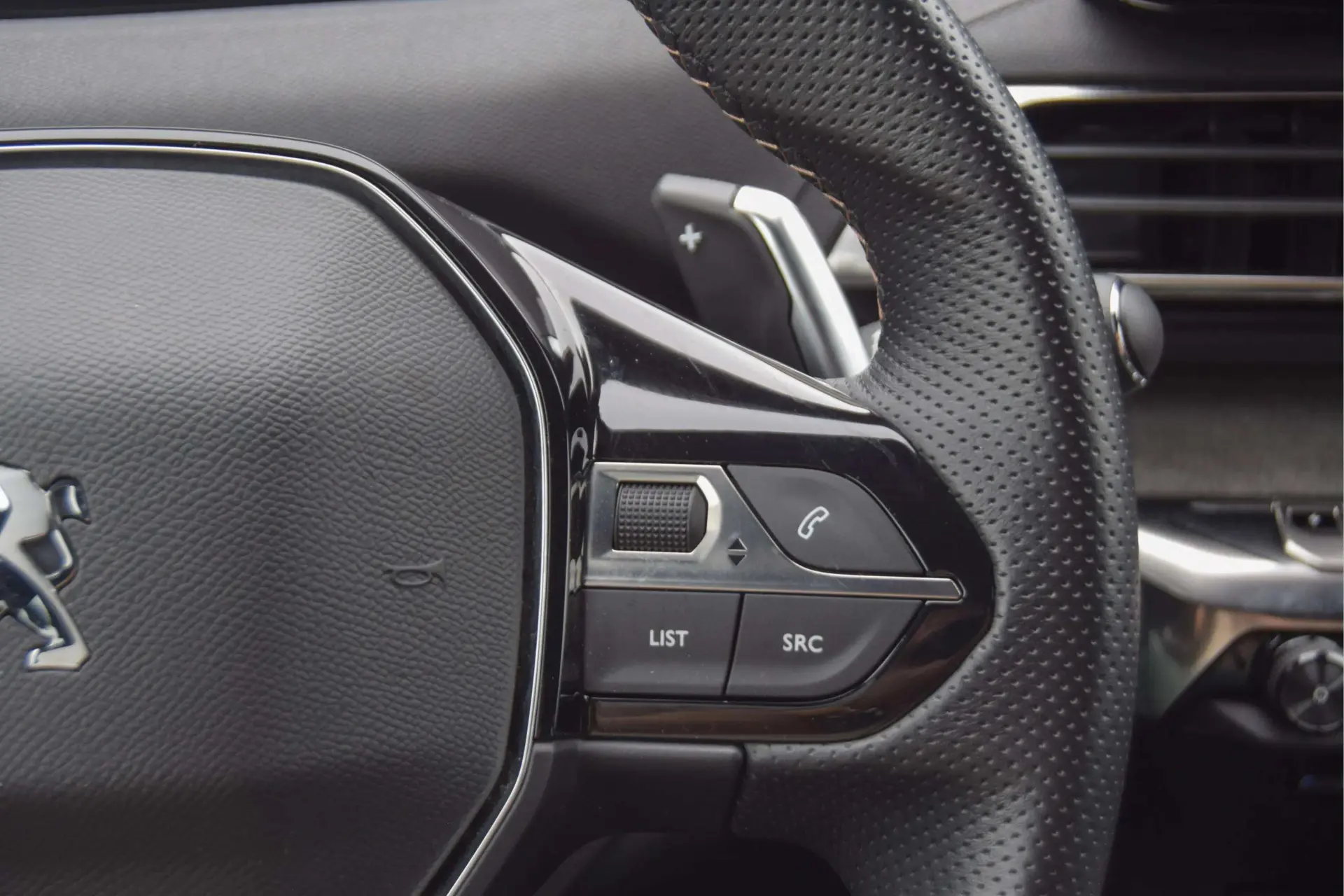 Peugeot 3008 1.6 Hybrid GT e-EAT8 16