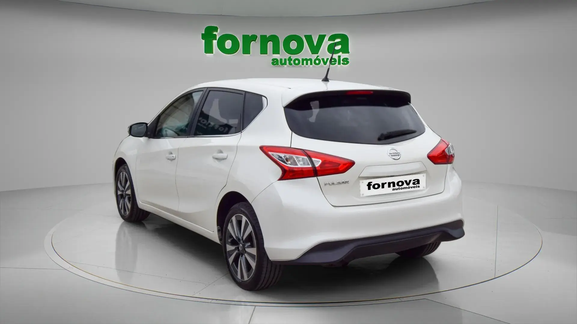 Nissan Pulsar 1.2 DIG-T Acenta J17 4