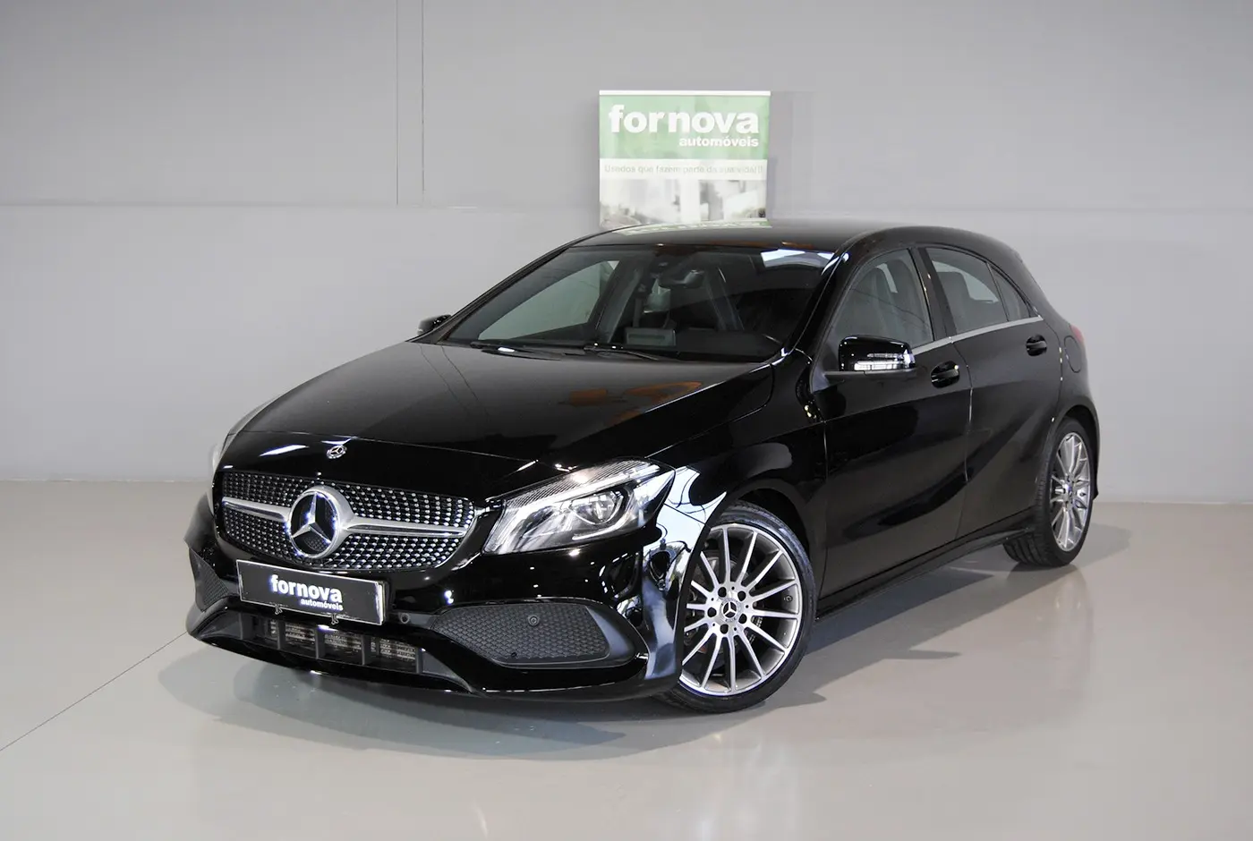 Mercedes-Benz A 180 AMG Line 1