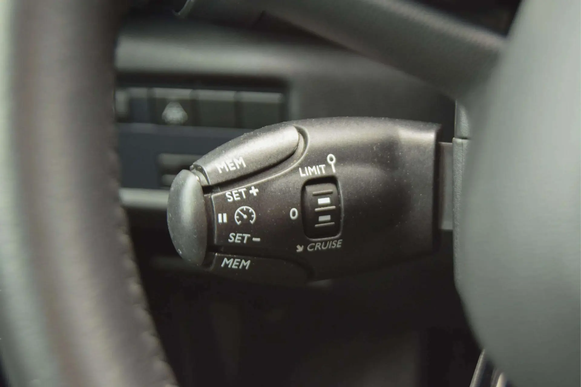 Citroen C5 Aircross 1.2 PureTech C-Series 11