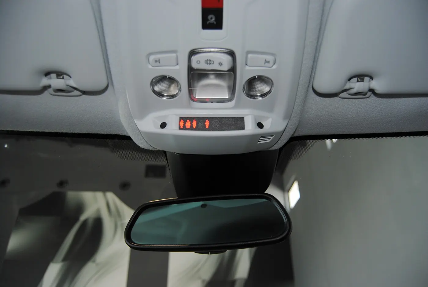 Peugeot 208 1.2 Hybrid Allure e-DCS6 26