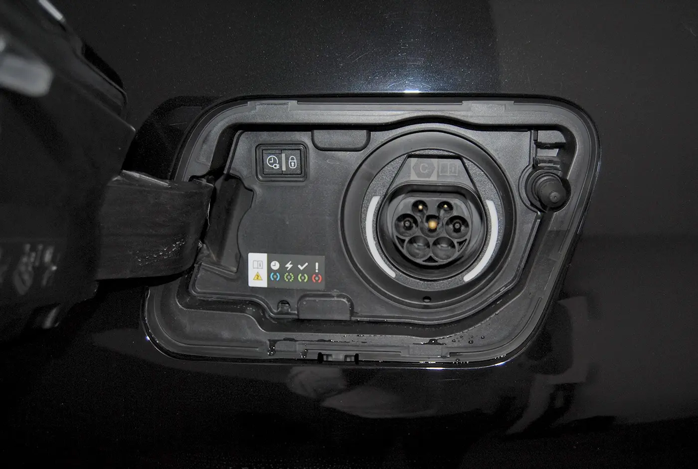 Peugeot 3008 1.6 Hybrid GT e-EAT8 53