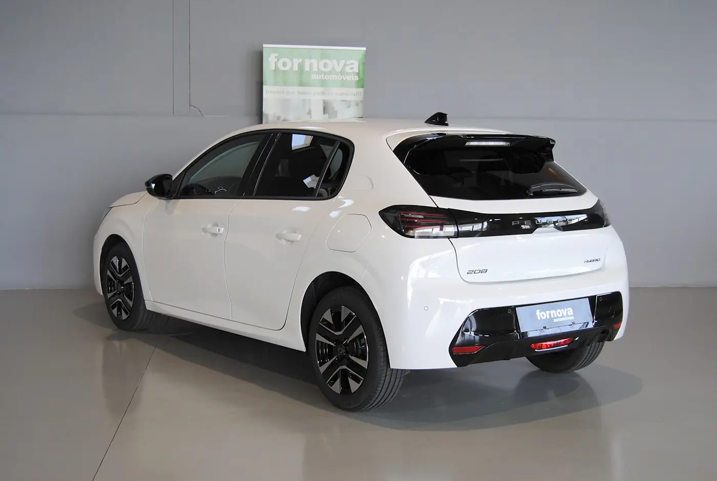 Peugeot 208 1.2 Hybrid Allure e-DCS6 7