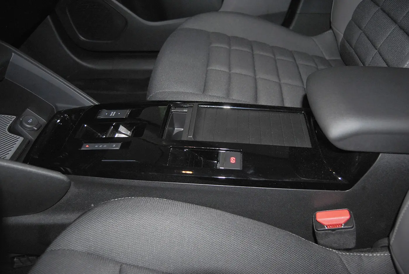 Citroen C4 1.2 Hybrid Max e-DSC6 20