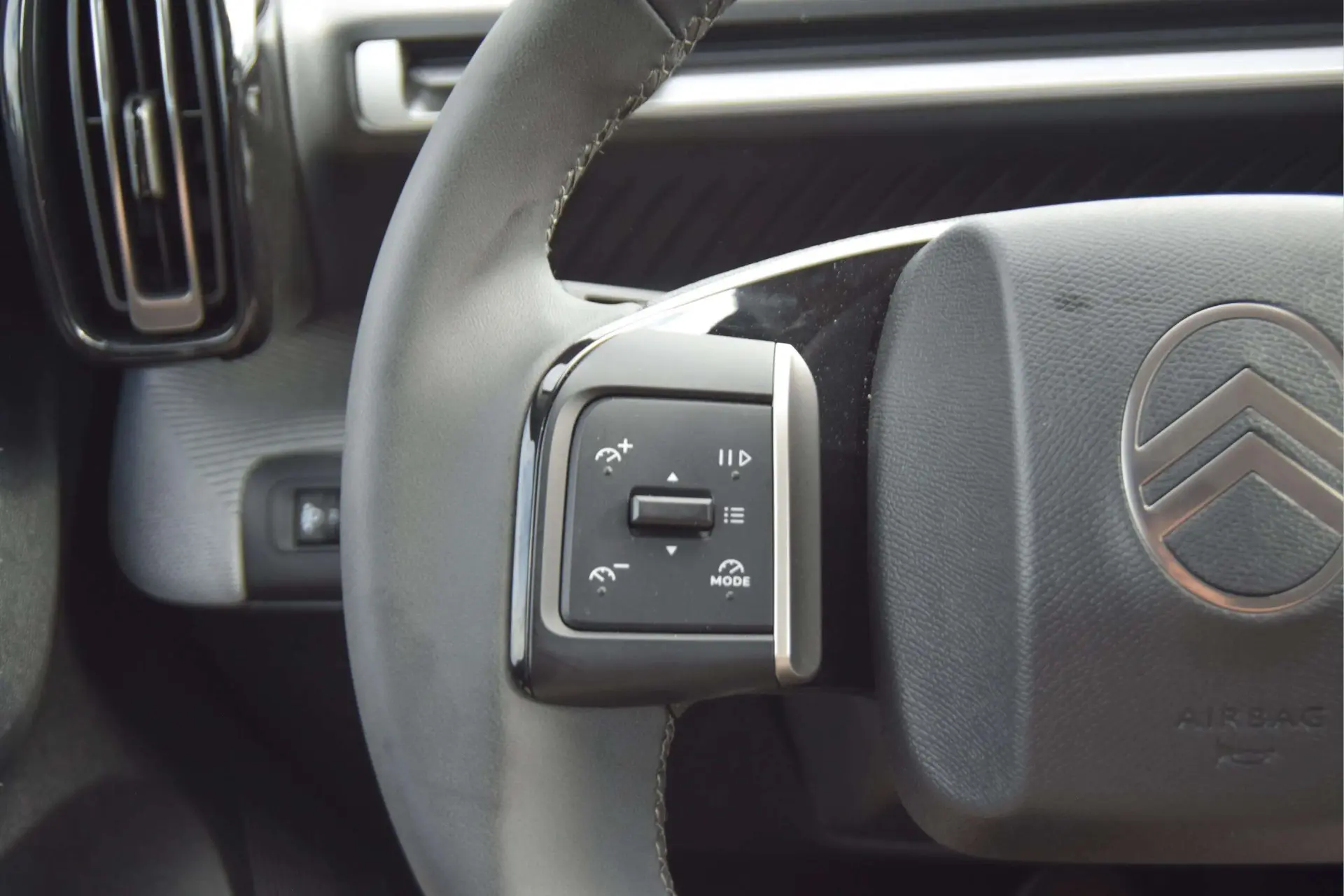Citroen e-C3 44 kWh Autonomia Conforto Max 14