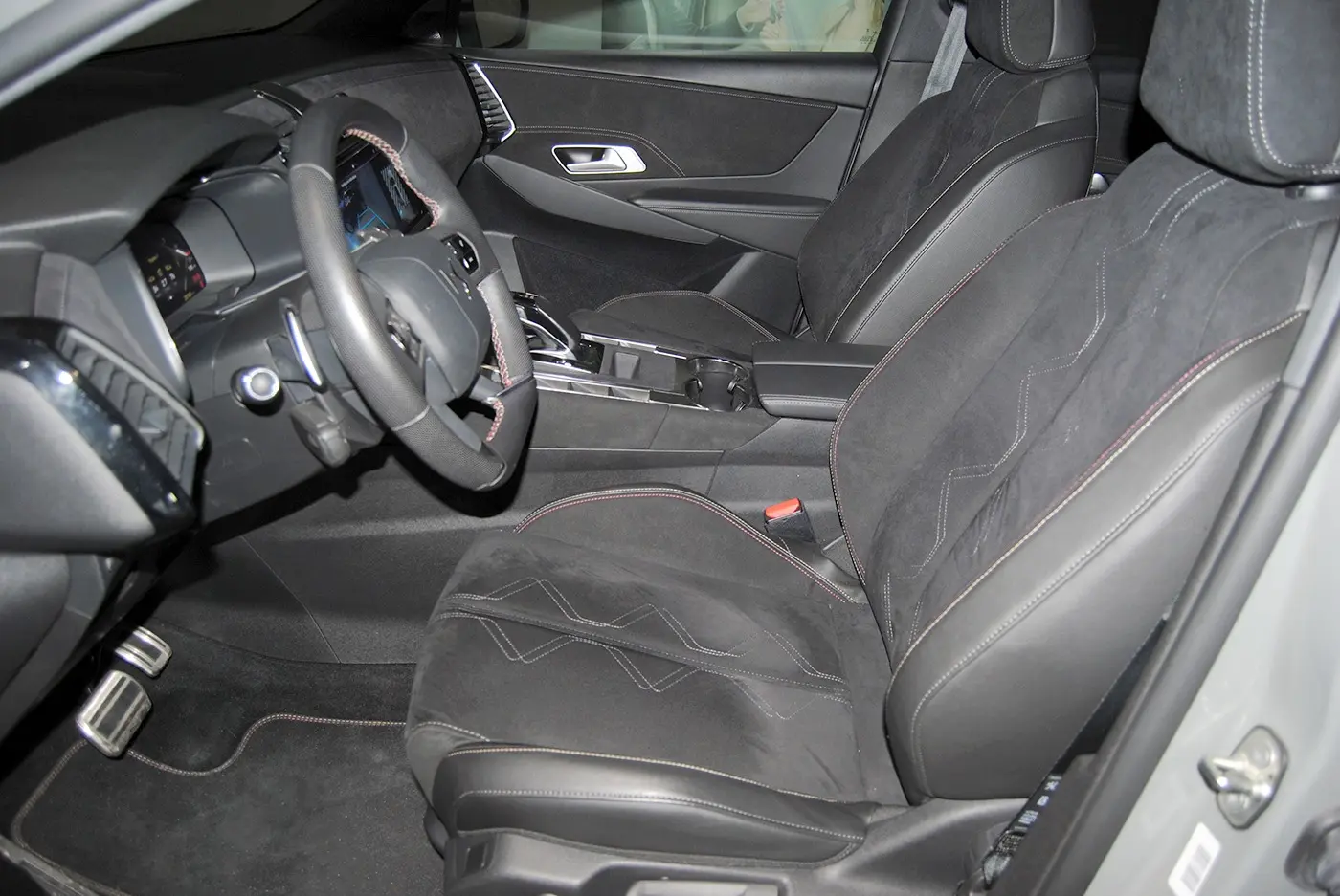 DS DS7 E-Tense Performance Line 31