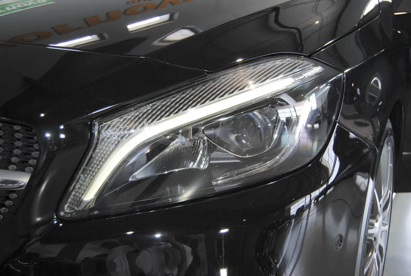 Mercedes-Benz A 180 AMG Line 33