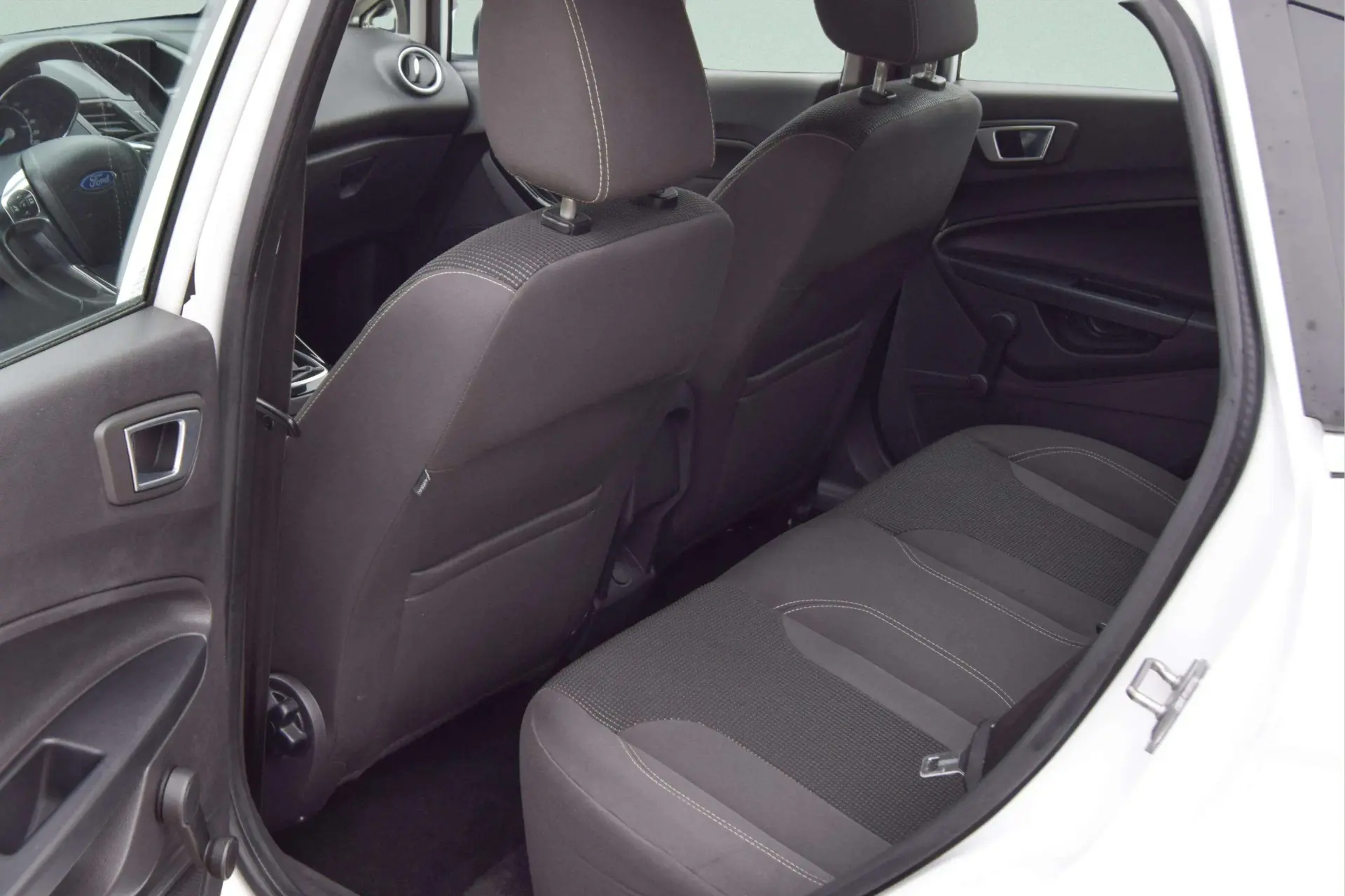 Ford Fiesta 1.5 TDCi Titanium 17