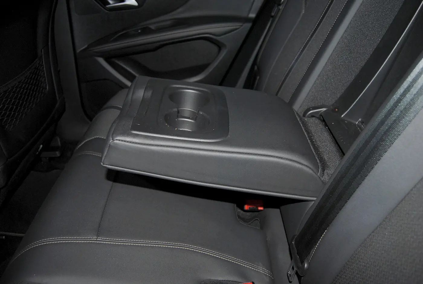 Peugeot 3008 1.6 Hybrid GT e-EAT8 19
