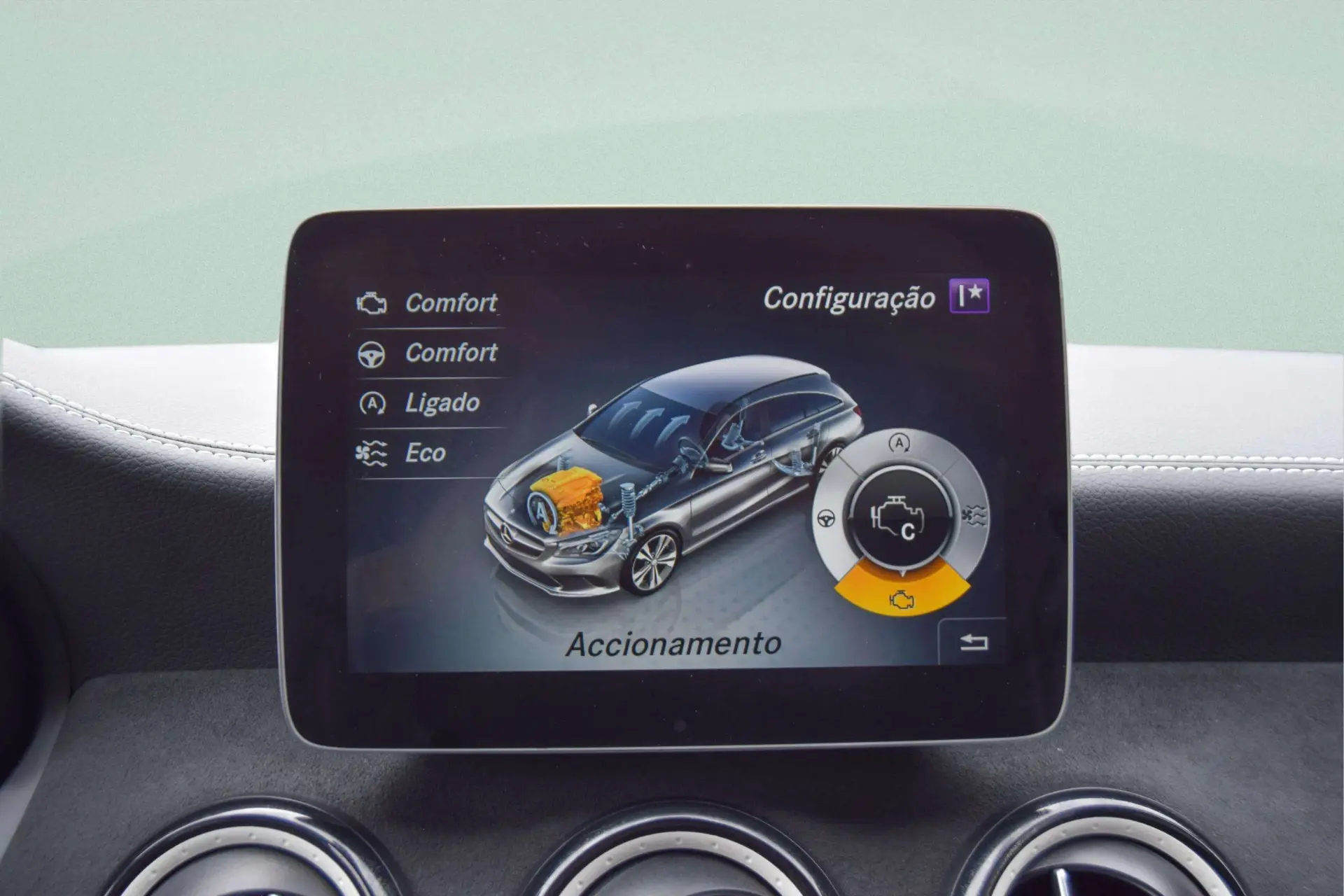 Mercedes-Benz CLA 180 d Shooting Brake AMG Line 14