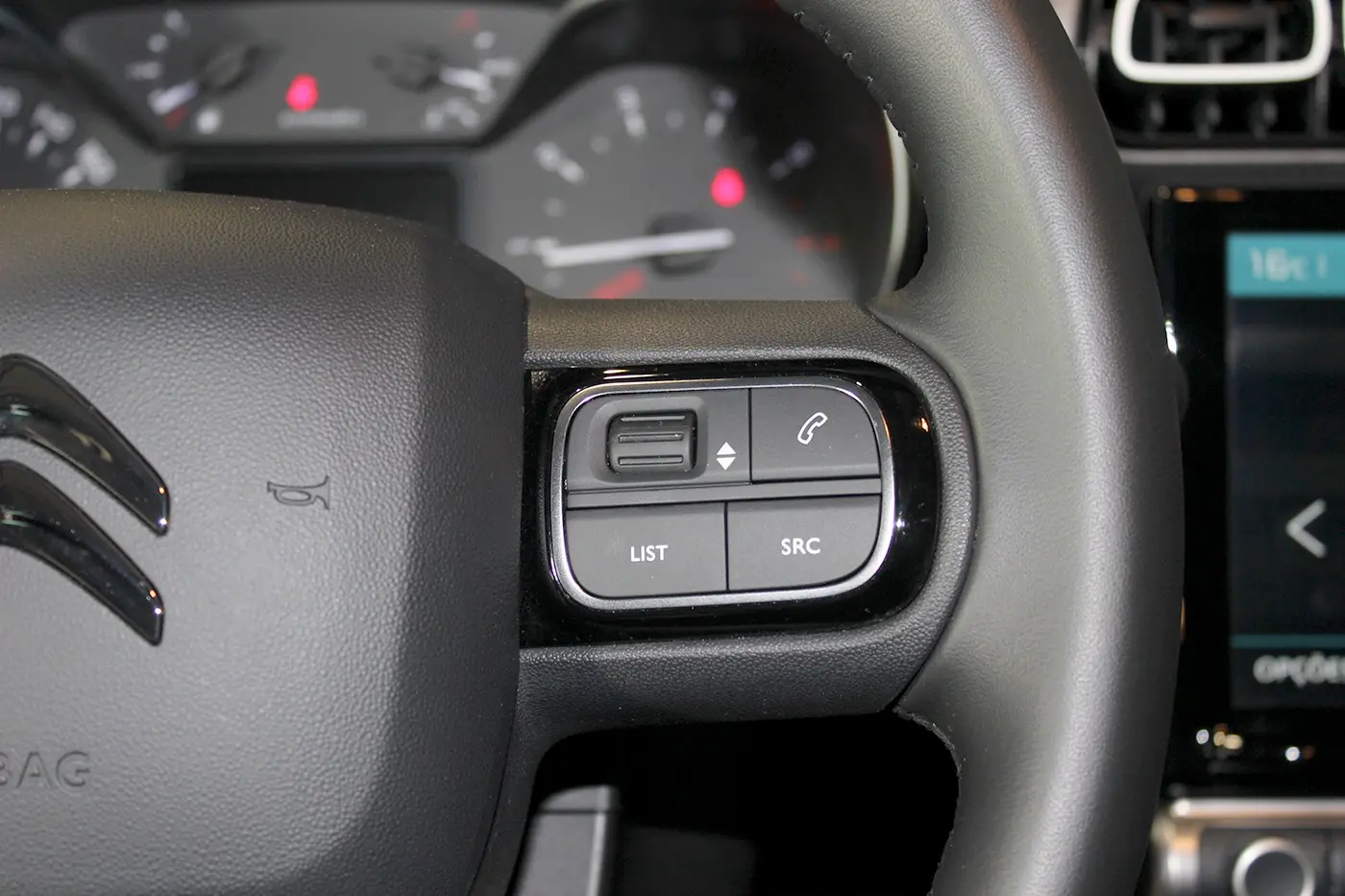 Citroen C3 Aircross 1.2 PureTech Shine Pack 23