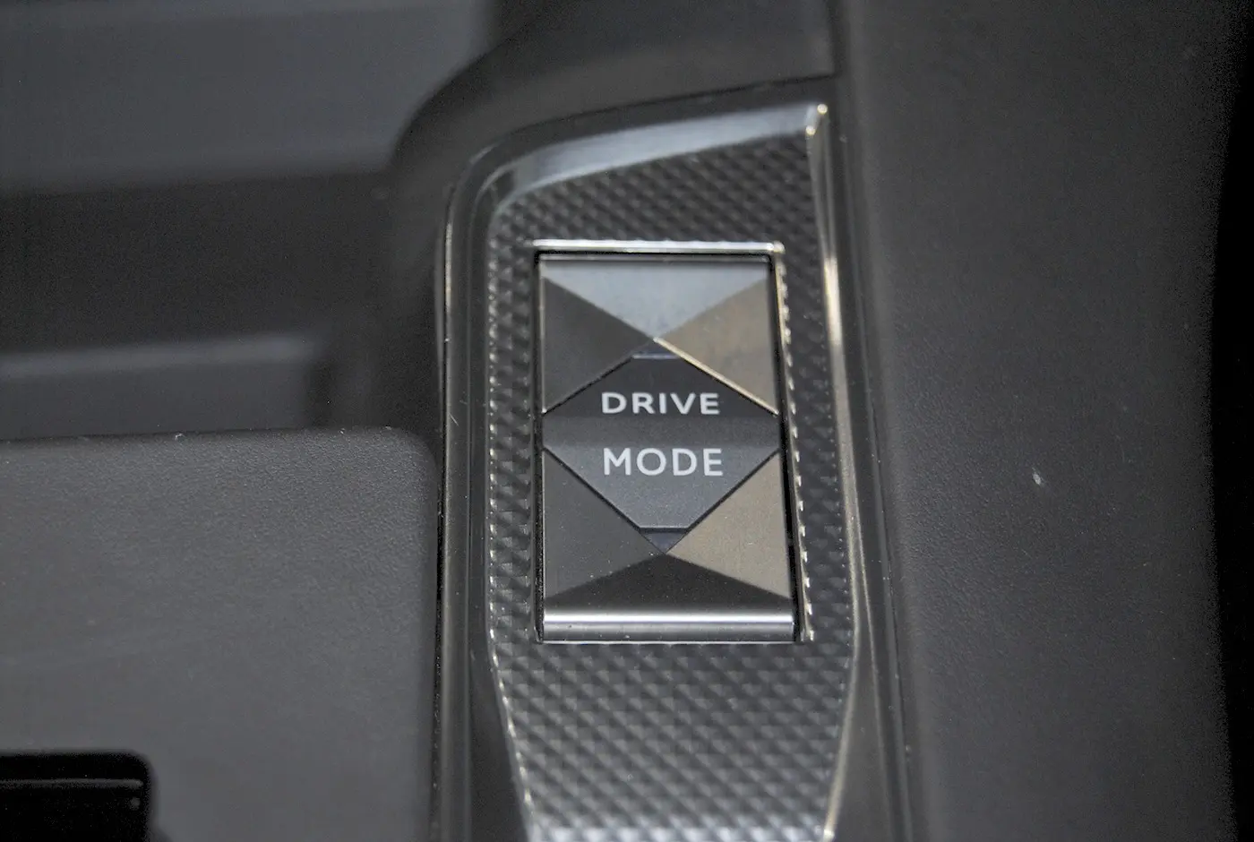 DS DS7 Crossback E-Tense SE Ligne Noire EAT8 28