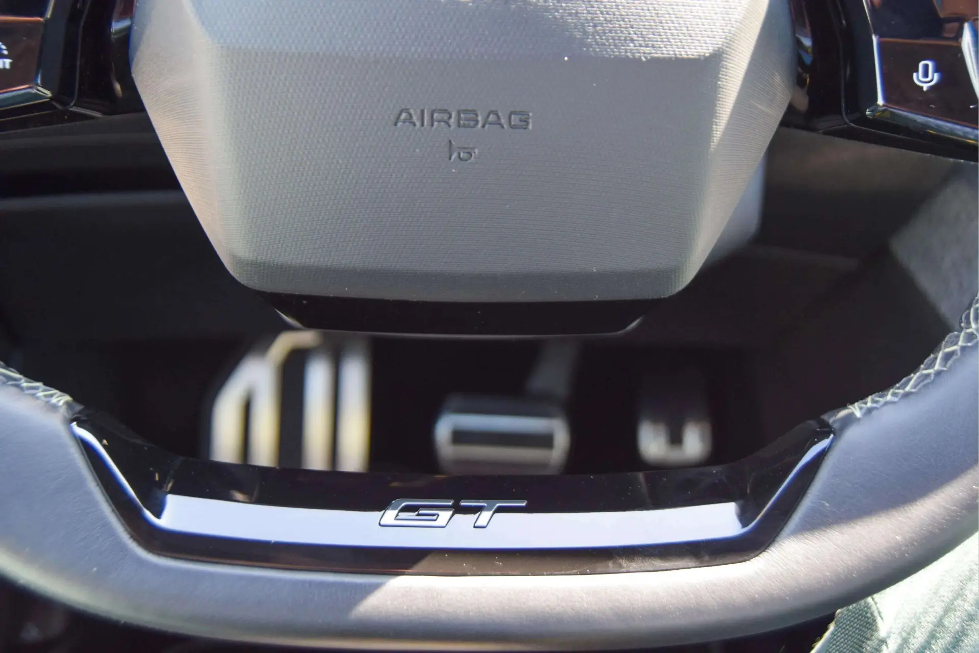 Peugeot E-5008 73 kWh GT 20