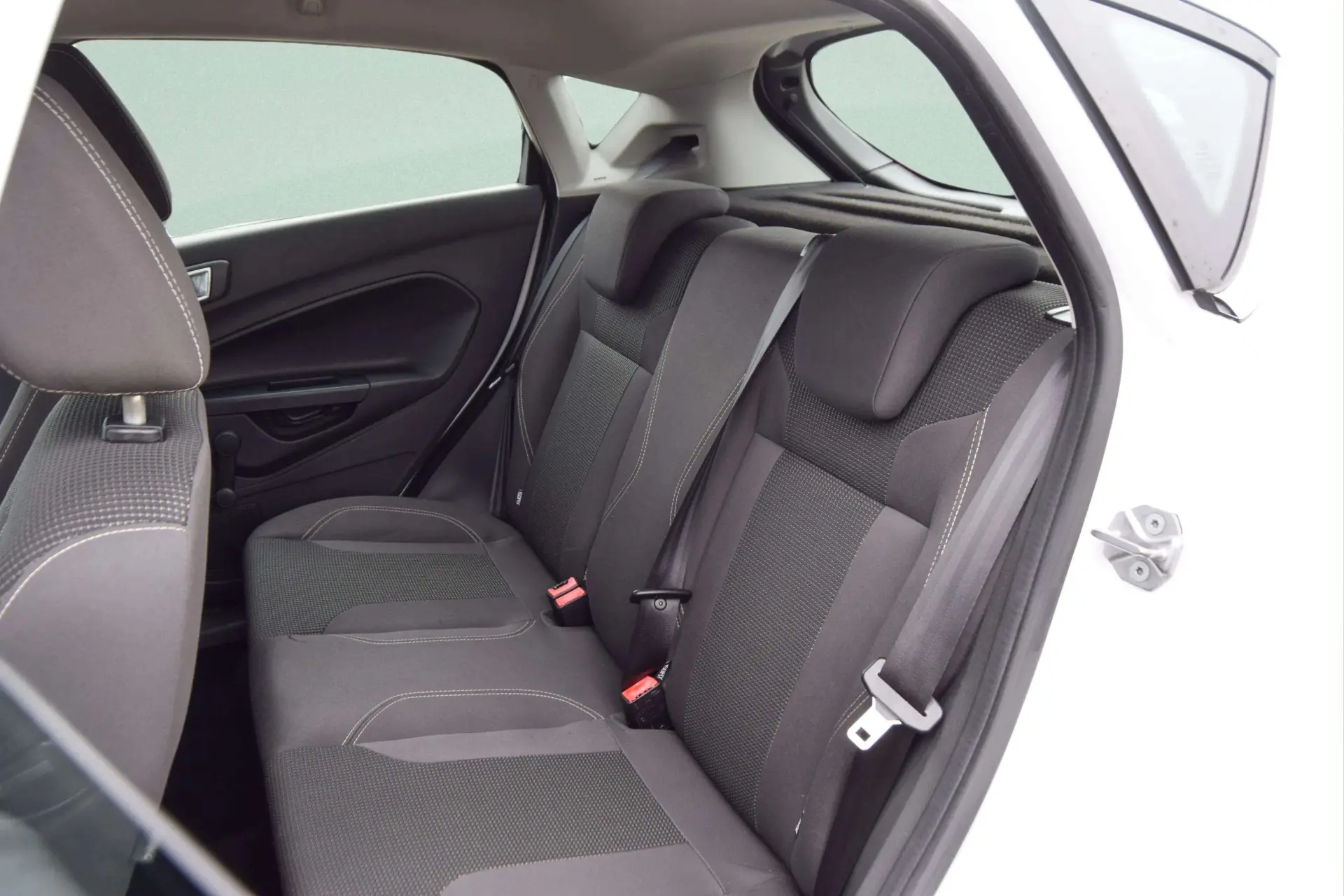 Ford Fiesta 1.5 TDCi Titanium 18