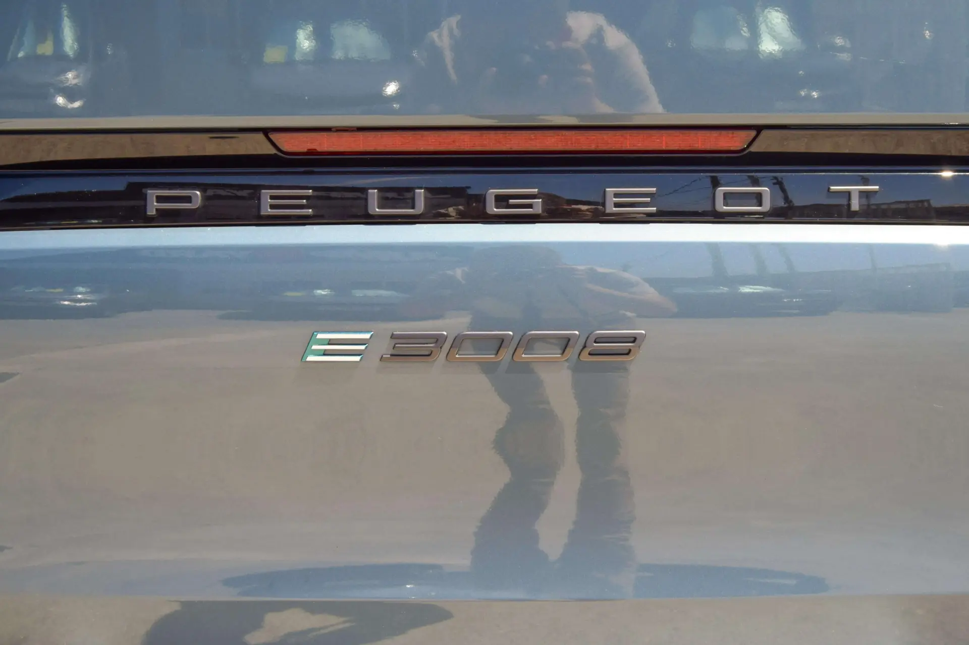 Peugeot E-3008 73 kWh GT 53