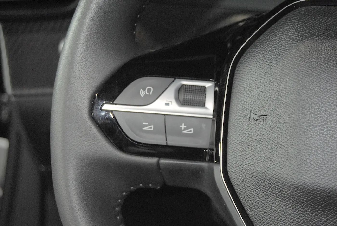 Peugeot 2008 1.2 Hybrid Allure e-DCS6 20