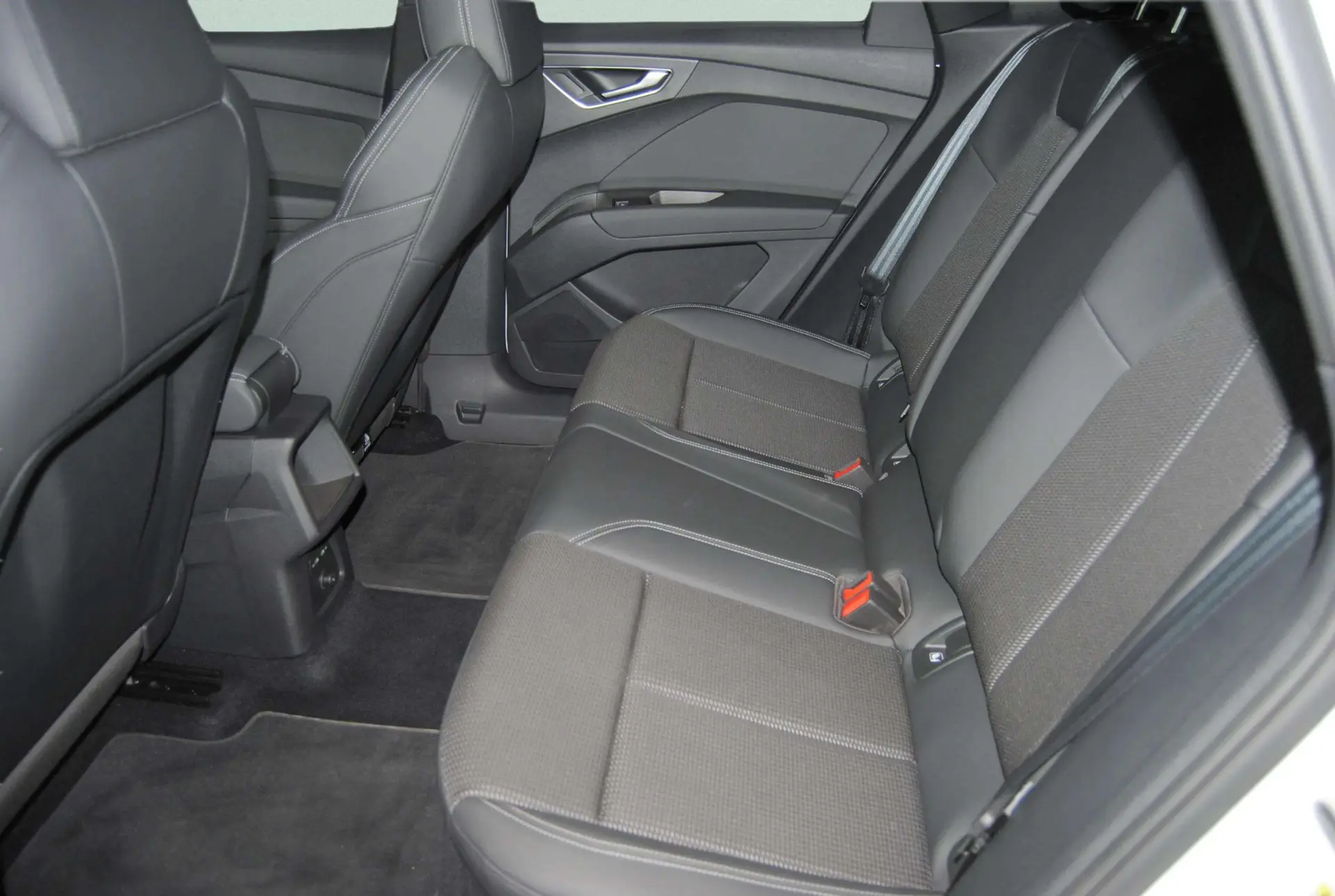 Audi Q4 Sportback e-tron 45 82 kWh SE S-Line Plus 18