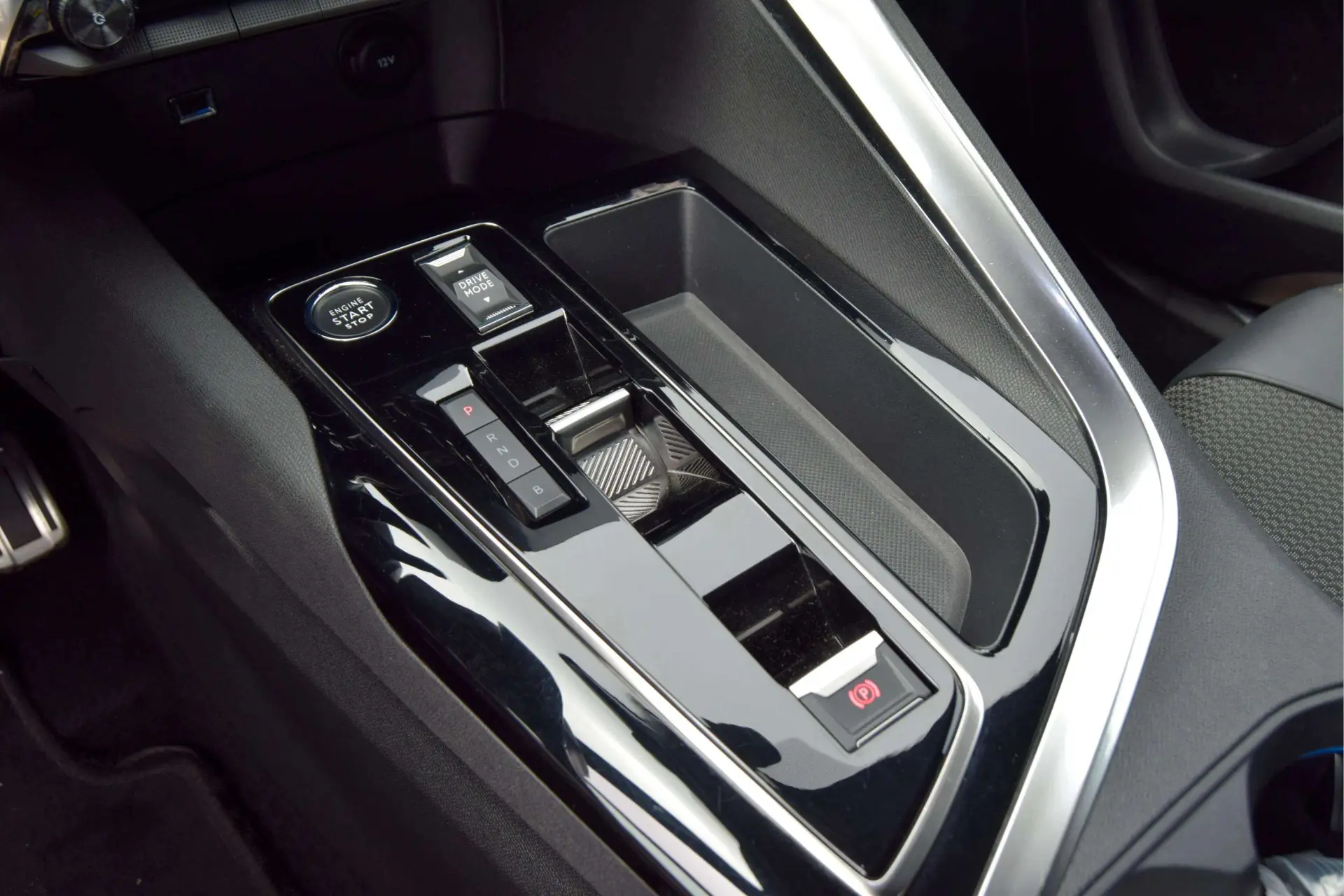 Peugeot 3008 1.6 Hybrid GT e-EAT8 21