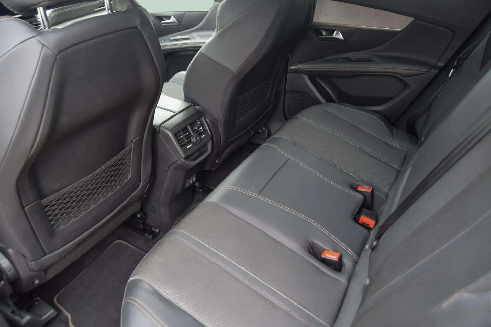 Peugeot 3008 1.6 Hybrid GT e-EAT8 28