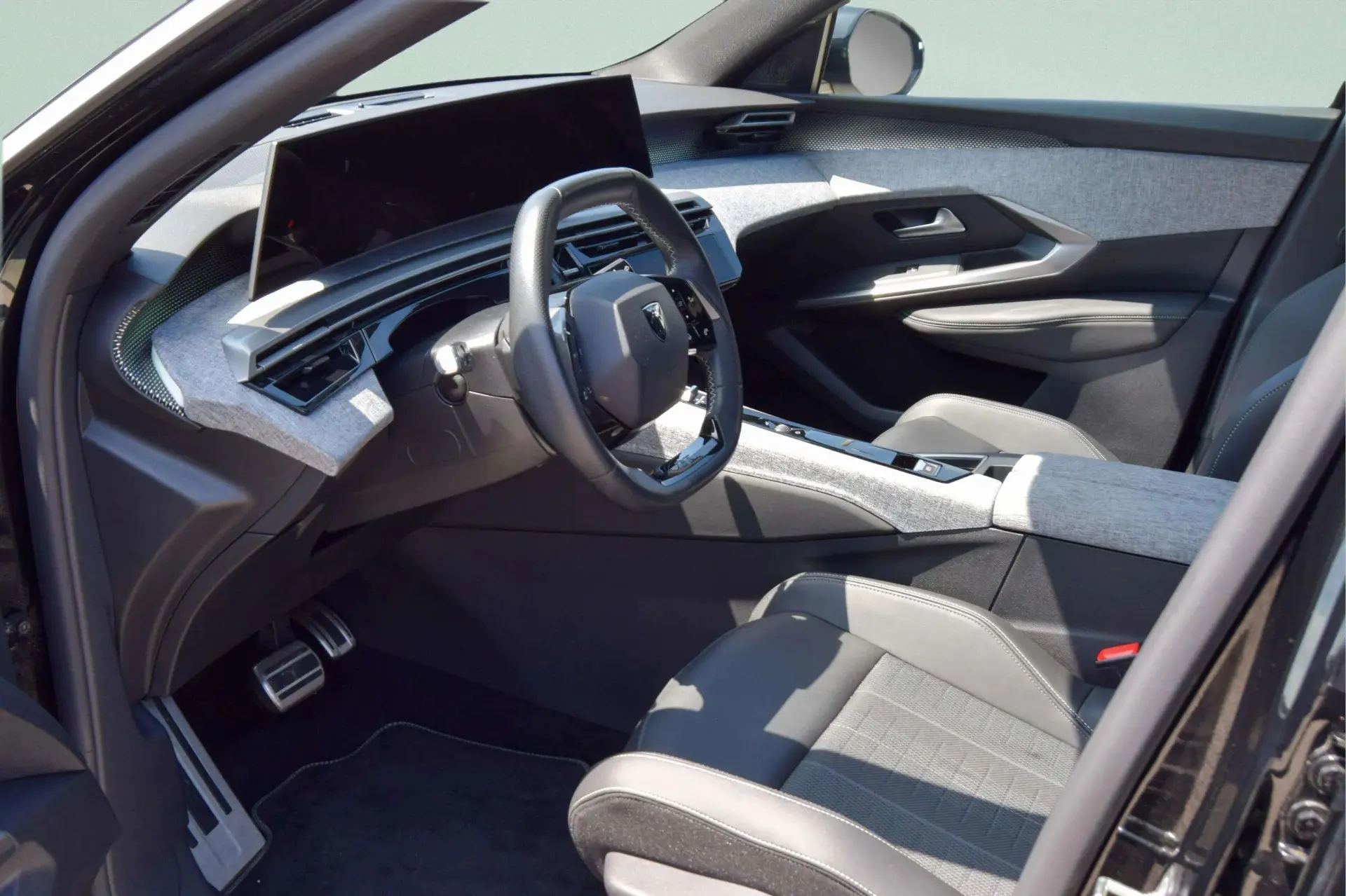 Peugeot E-5008 73 kWh GT 36