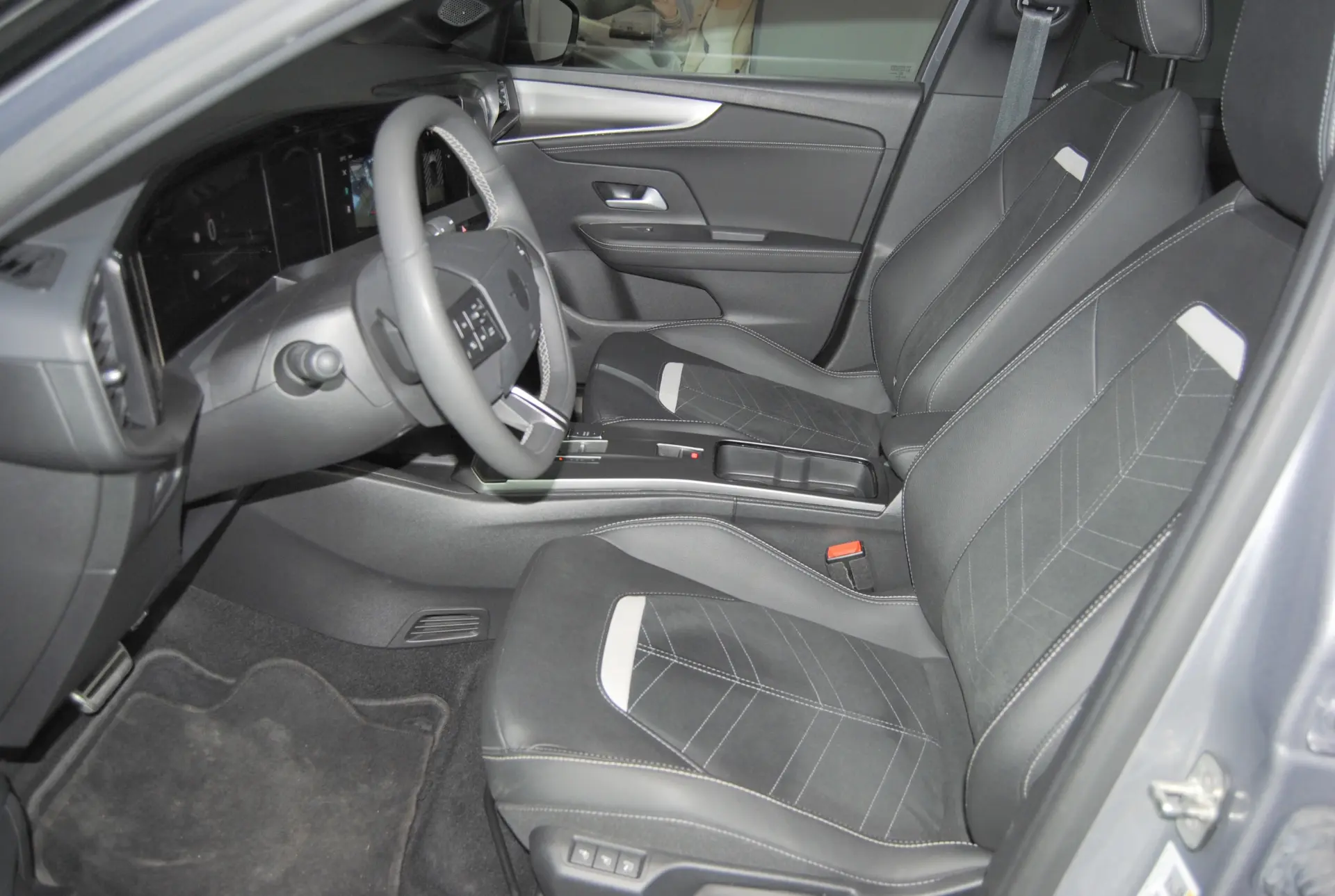 Opel Mokka 1.2 Hybrid GS eDCT 15