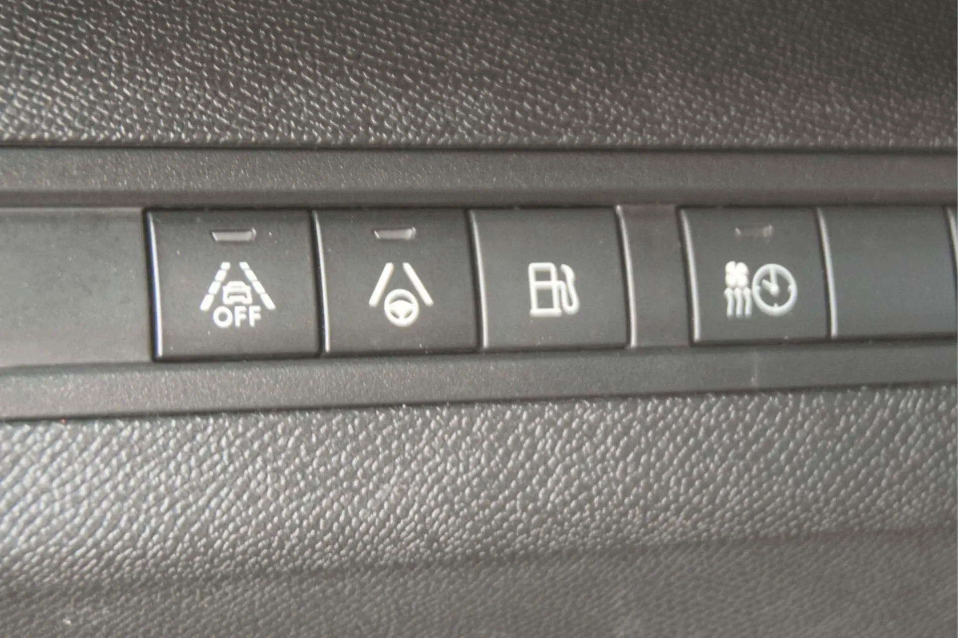 Peugeot 3008 1.6 HYBRID GT PACK e-EAT8 32