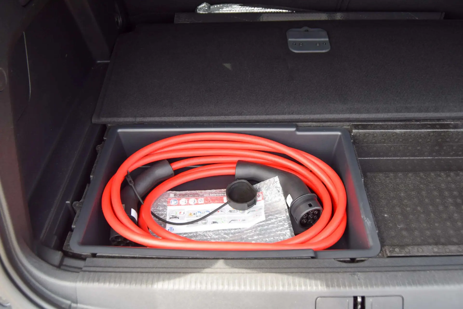 Peugeot 3008 1.6 Hybrid GT e-EAT8 31