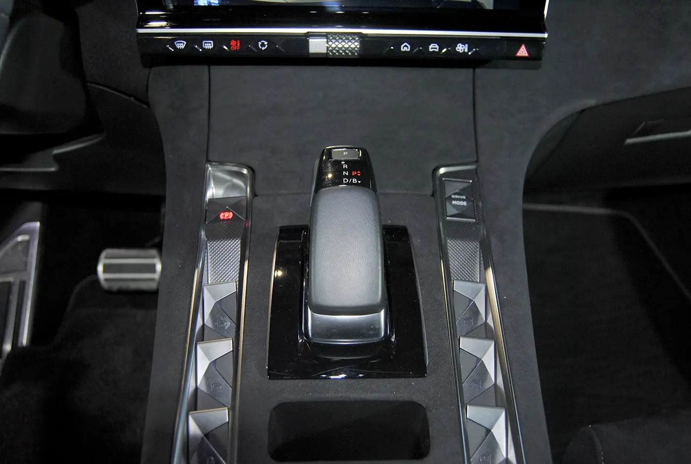 DS DS7 E-Tense Performance Line EAT8 23