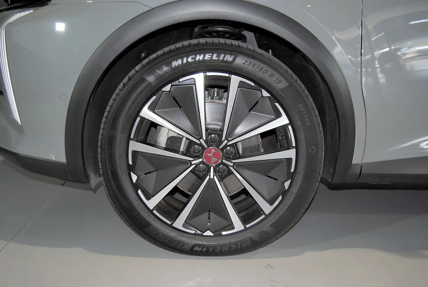 DS DS7 E-Tense Performance Line 11