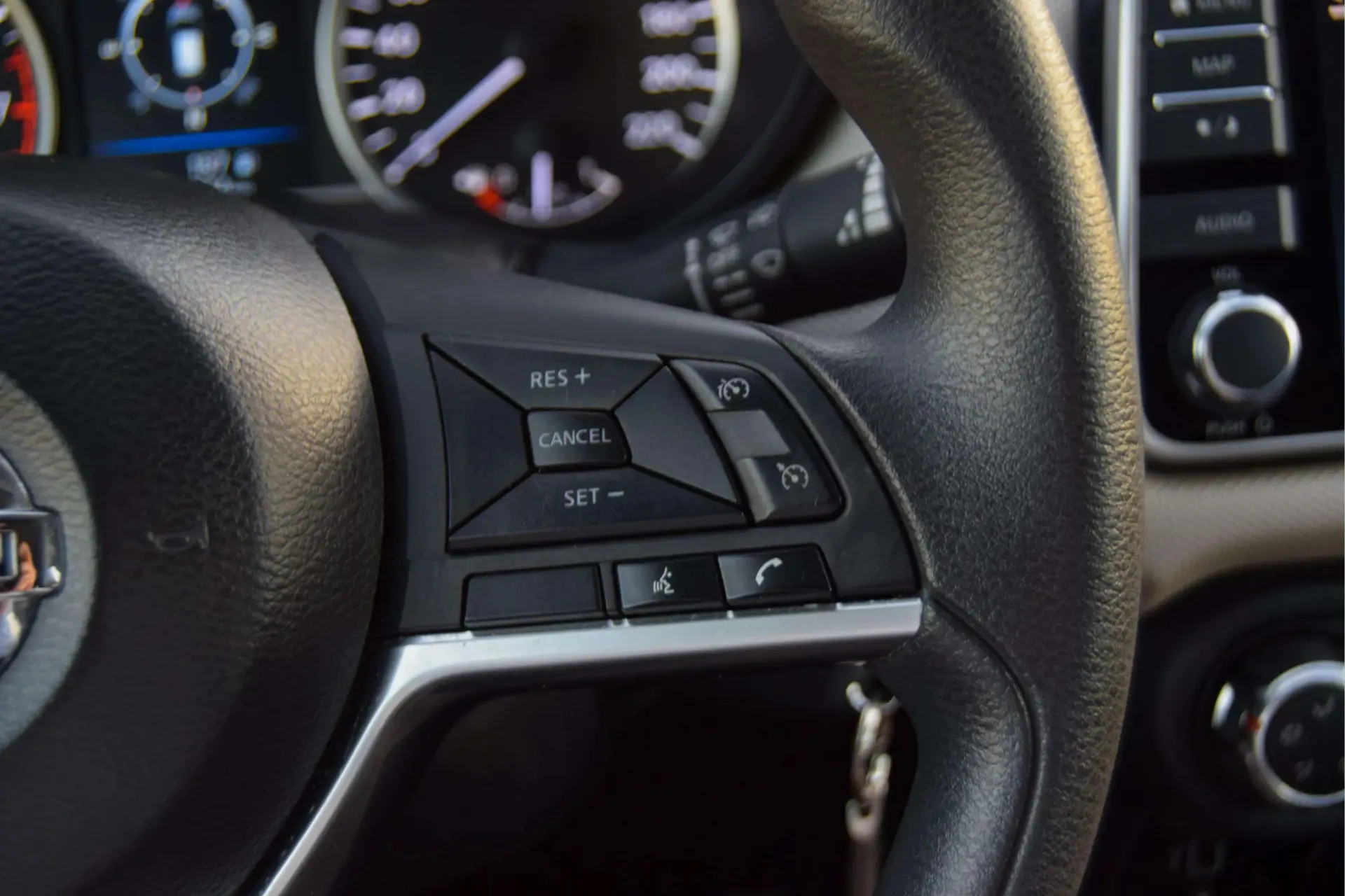 Nissan Micra 1.0 IG-T N-Connecta 14