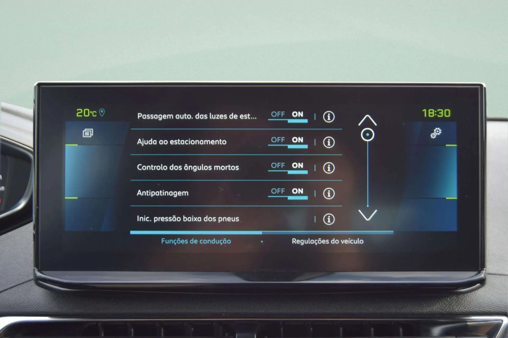 Peugeot 3008 1.6 HYBRID GT PACK e-EAT8 26
