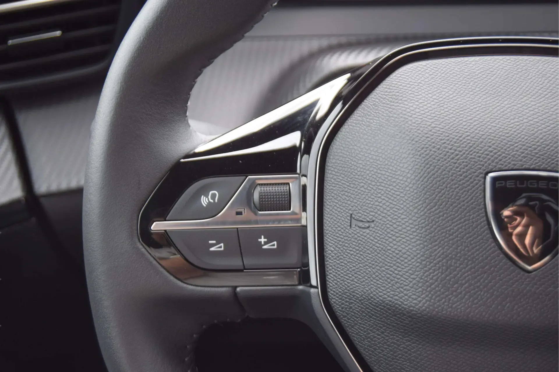 Peugeot 2008 1.2 PureTech Style 8