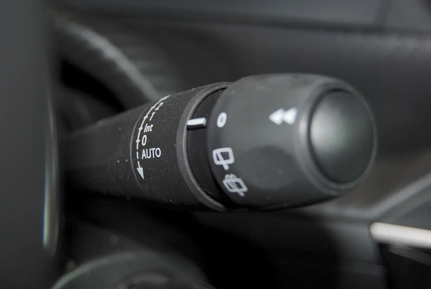 Peugeot 2008 1.2 Hybrid Allure e-DCS6 28