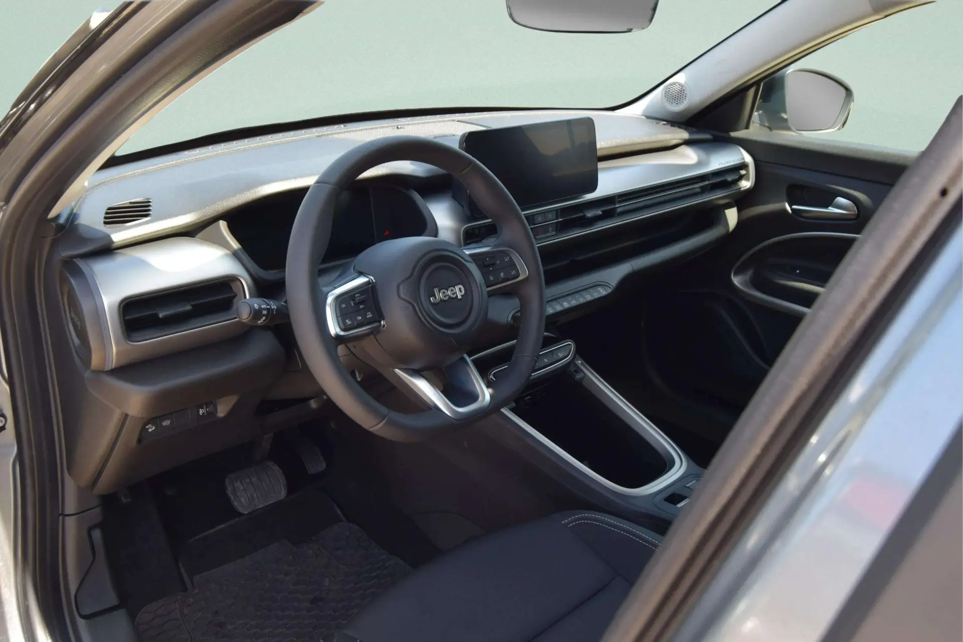 Jeep Avenger 54 kWh Summit 43