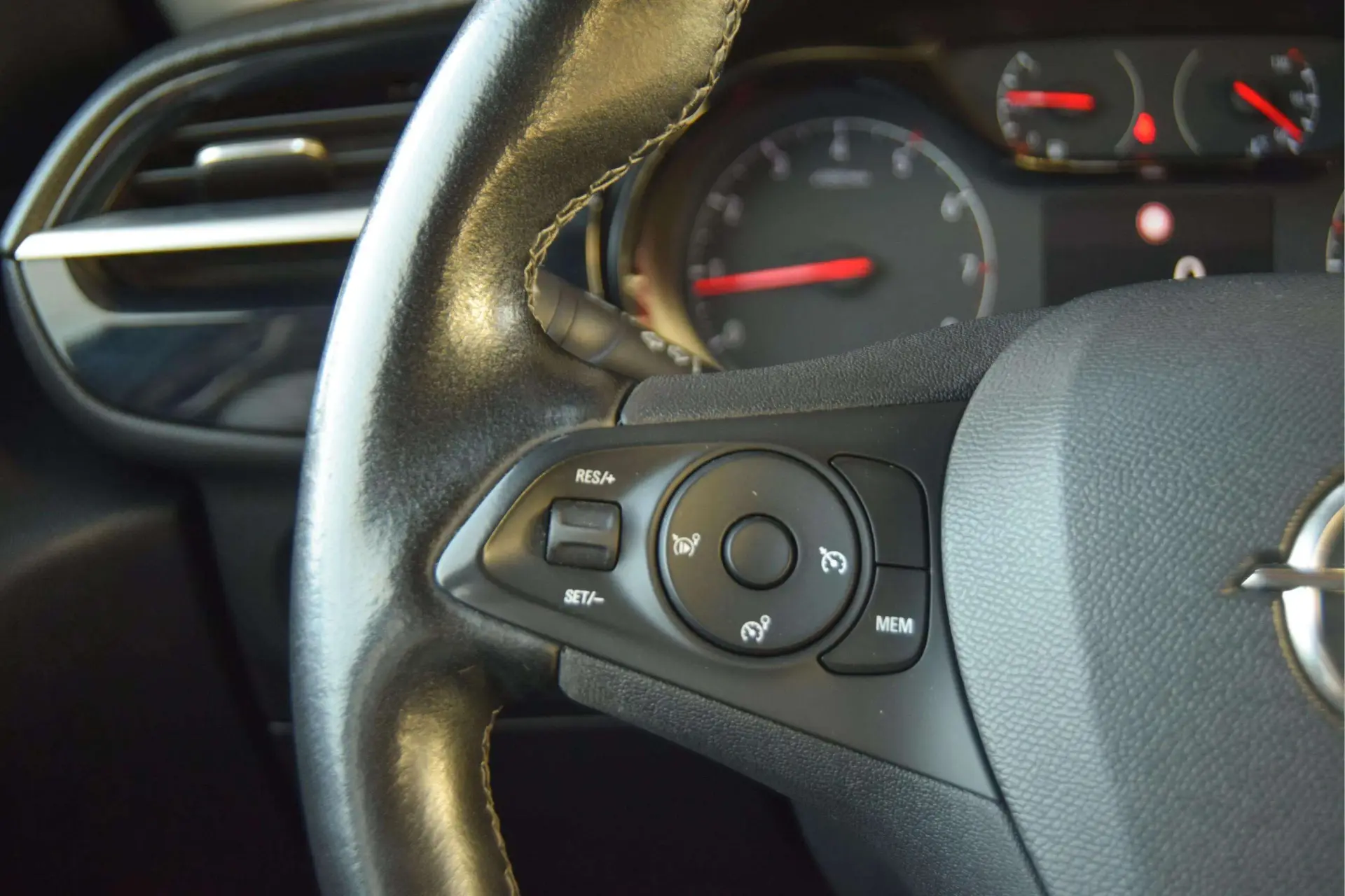Opel Corsa 1.2 Business Edition 7