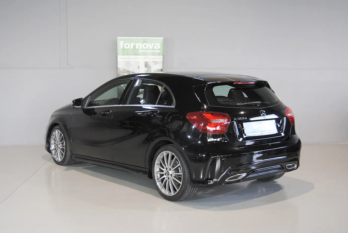 Mercedes-Benz A 180 AMG Line 8